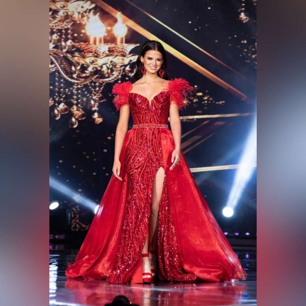 Red Ava Presley 28221